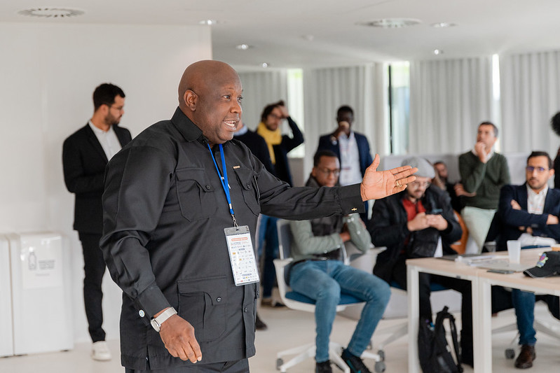 Joseph Olowe CEO de Doktor Connect lors d’une session de pitch investisseurs à Emerging Valley en décembre dernier 2024 © Emerging Valley